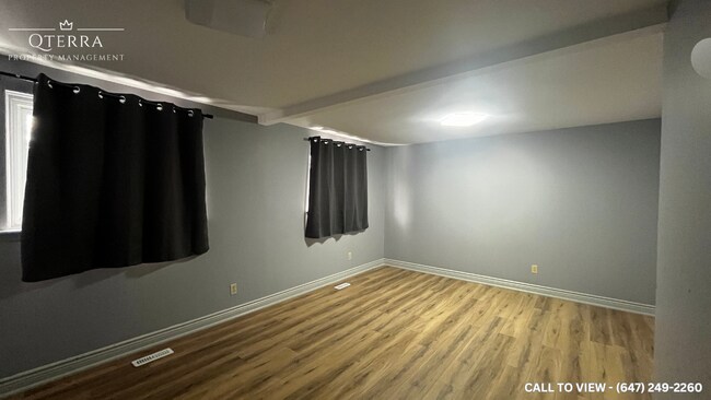 Photo - 76 Ambleside Dr