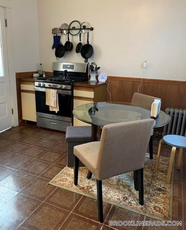 Building Photo - 96 Winthrop Rd