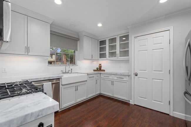 Photo - 602 Aldersgate Ct