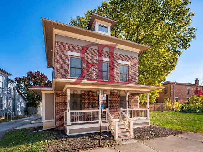 Photo - 782 Summit St