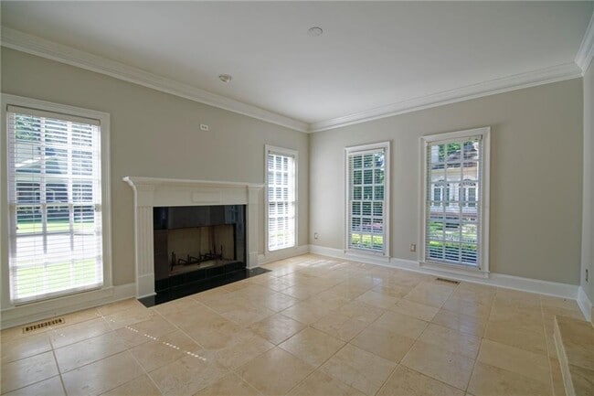 Photo - 1150 Goodwin Pl NE