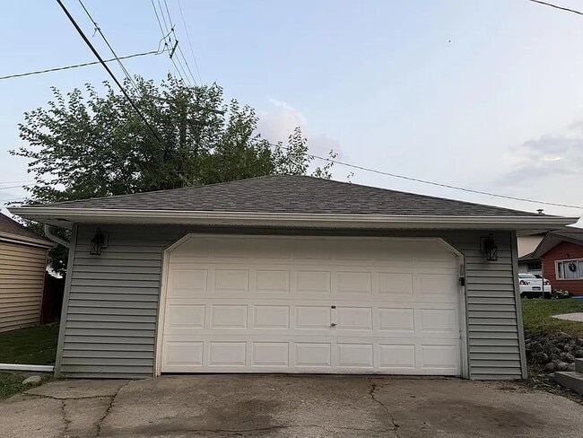 8035 W Warnimont Ave