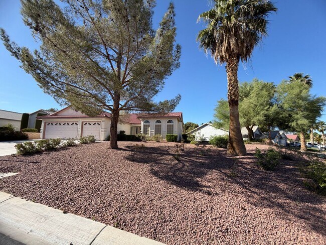 Photo - BEAUTIFULLY UPGRADED SINGLE FAMILY HOME - 3 BEDROOM, CORNER LOT WITH VAULTED CEILINGS