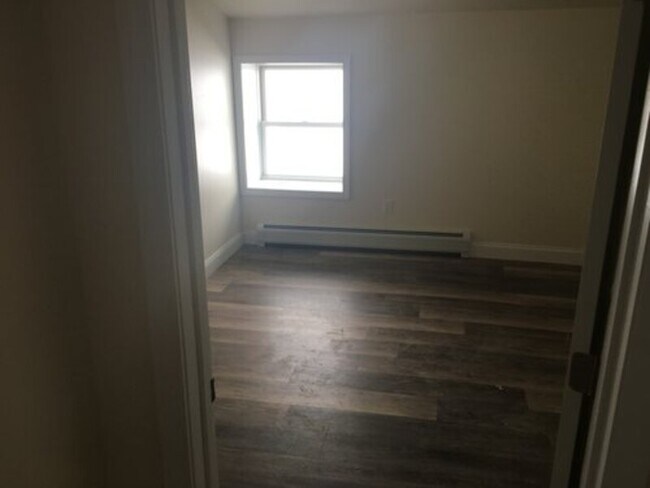 323-325 College Street, Unit 12