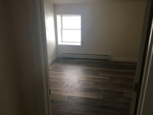 Photo - 323-325-325 College St Unit 12