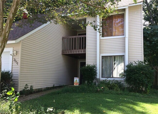 Building Photo - Chimney Hill