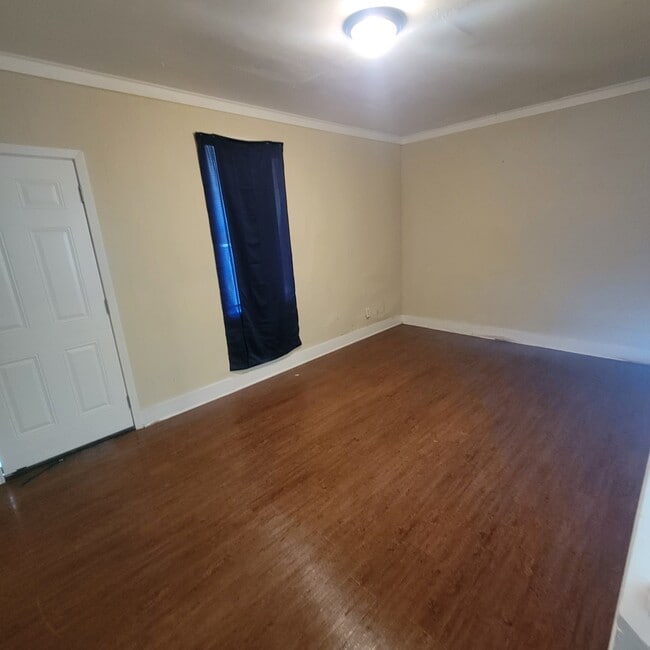Photo - 3713 Gayton St