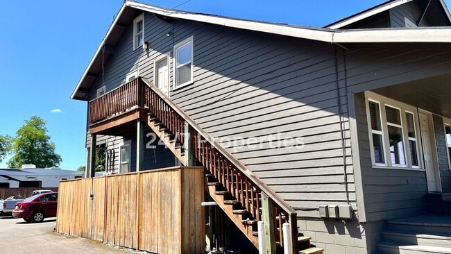 Photo - Updated 1BD I 1BA Tri-Plex - Molalla