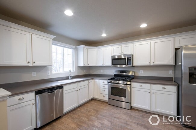 Photo - 692 W Chase Ln