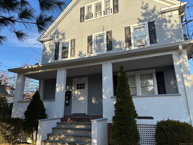 Building Photo - 259 Olivia St Unit 1