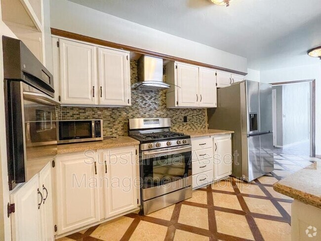 Building Photo - 2603 NW 50th St Rental