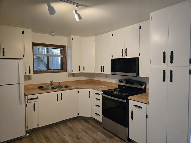 418 W Babcock St Unit B