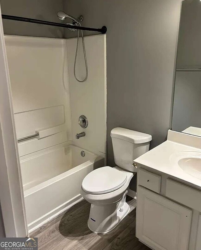 Photo - 235 Circle Rd