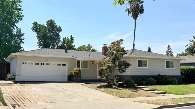 Photo - 1771 Lynwood Dr