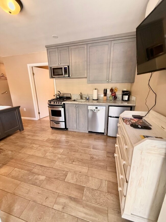 Photo - Charming 1 Bed 1 Bath Studio Available 6/1/26!!