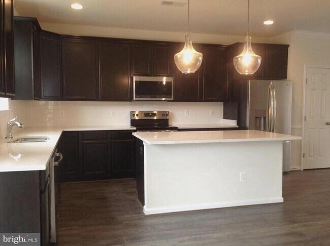 Photo - 204 Upper Brook Terrace