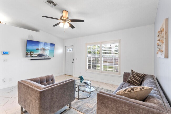 Photo - 812 NW 6th Ave