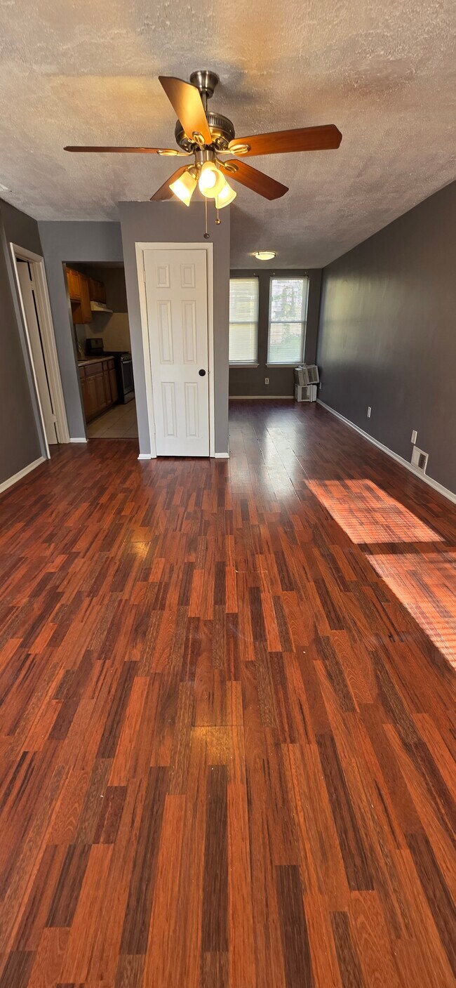 Photo - 907 N Rosedale St