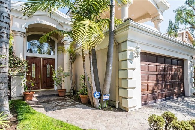 Photo - 1029 33rd St