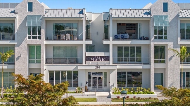 Building Photo - 201 8th St S Unit 104