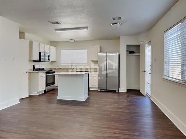 Photo - 26880 Haileys Mnr