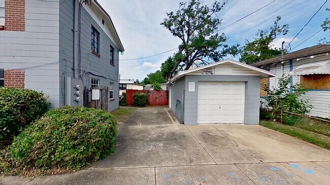 Photo - 1235 W 5th St