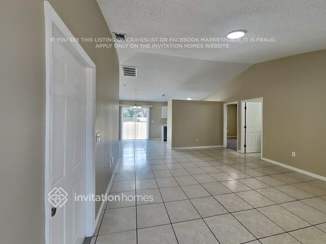 465 Gannet Ct