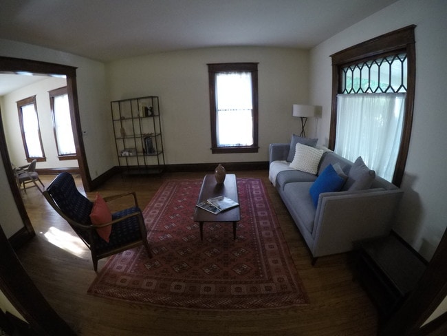 Photo - 863 S Illinois St