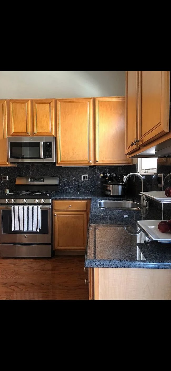 Photo - 842 W 15th Pl