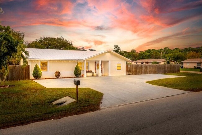 Photo - 900 King Orange Dr Casa
