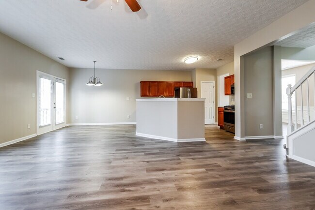 Photo - 2468 Radcliffe Ct