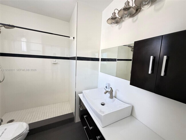 Photo - 3375 W 76th St Unidad 218