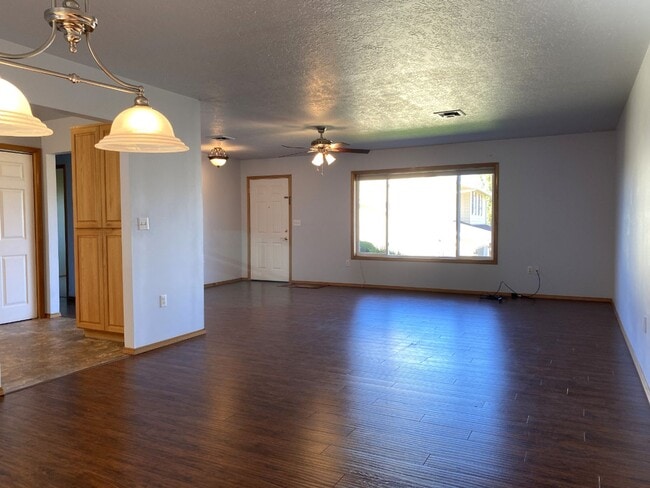 Photo - Single-Level Simplicity