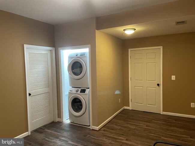 Building Photo - 9128 Aventon Ct