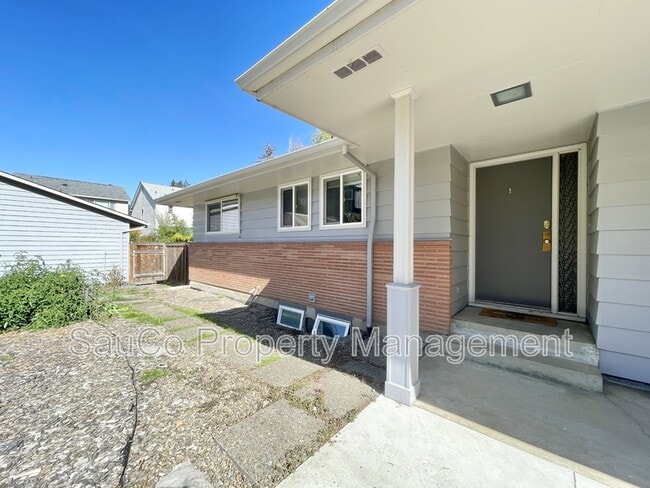 Photo - 5751 NE Lisbon Way