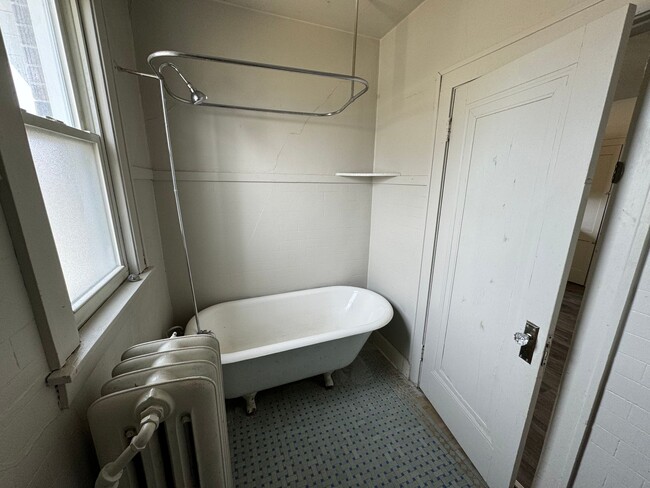 Photo - 5113 25th Ave Unit Upper