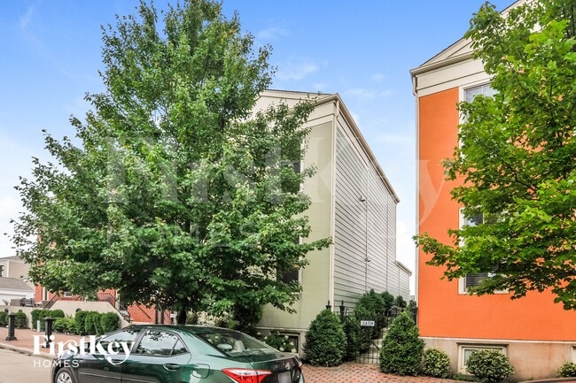Photo - 3455 Hiram St