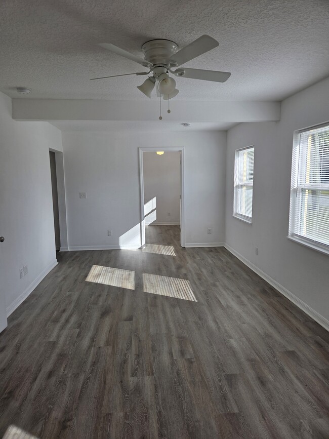 Living Room - 803 E Hart St