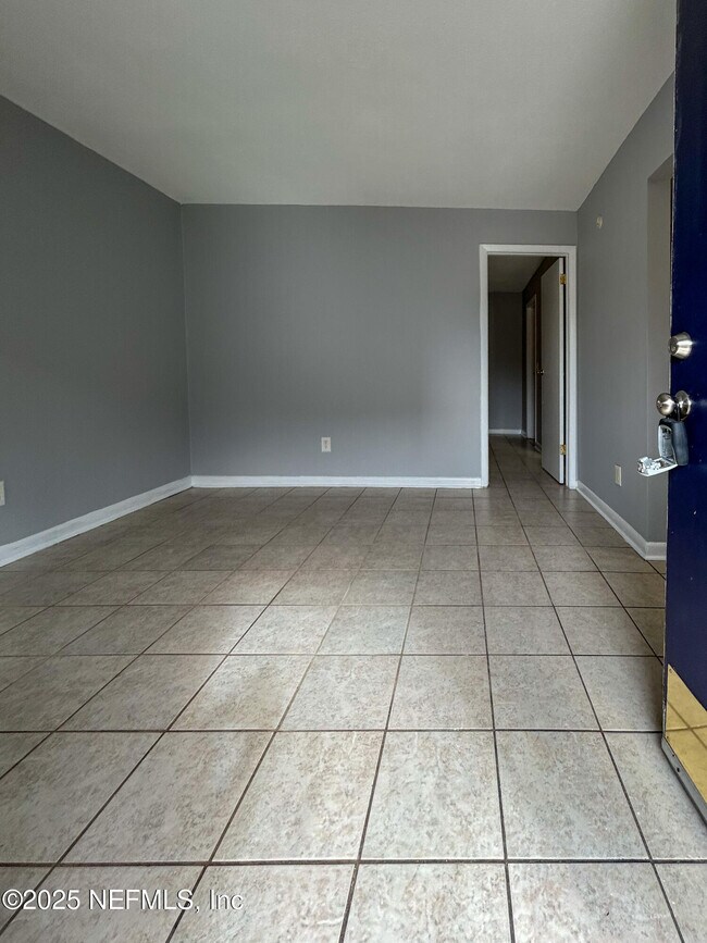 Photo - 1122 Woodruff Ave Unit 4