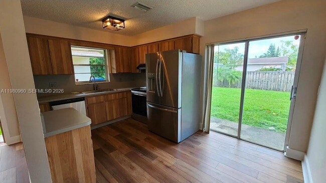 Building Photo - 2511 Hayes St Unit 2511