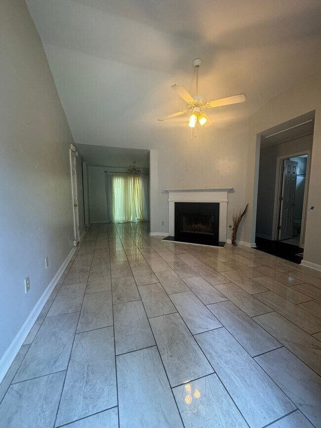 Photo - 95 Hampton Oaks Dr