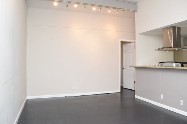 Photo - 5601 Woodrow Ave