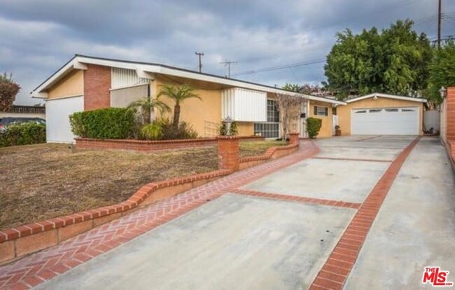 Photo - 12938 Biola Ave