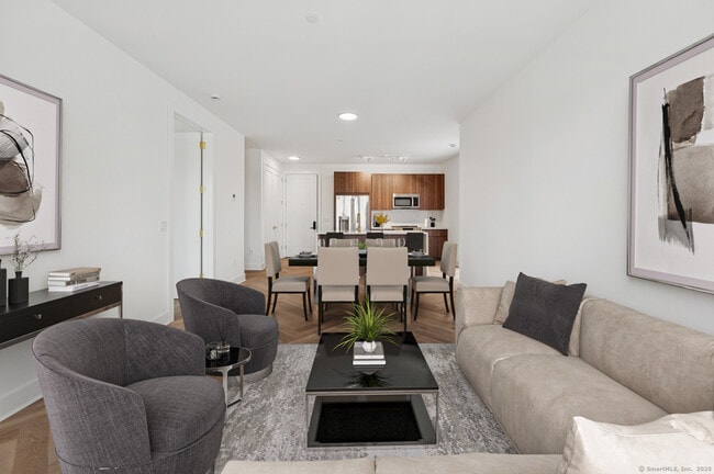 Building Photo - 100 E Putnam Ave Unit 305 Rental