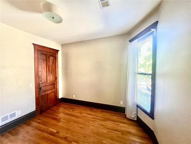 Photo - 1609 Elliot Ave