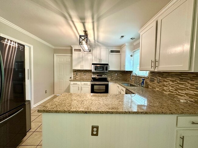 Photo - 8425 Hirsch Dr