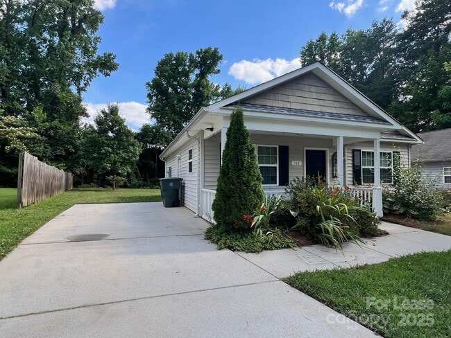 Photo - 112 Leonard St