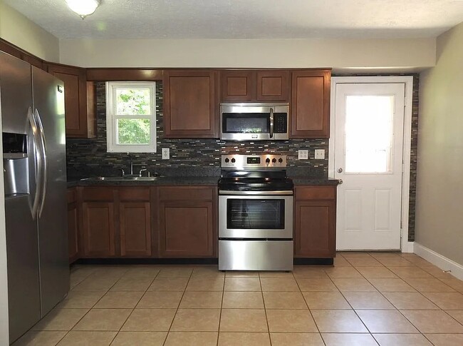Photo - Logwood Ave