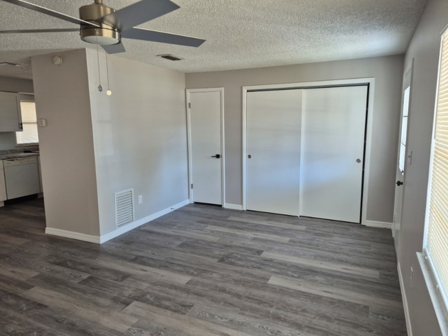 Photo - 2131 W Greenway Pl