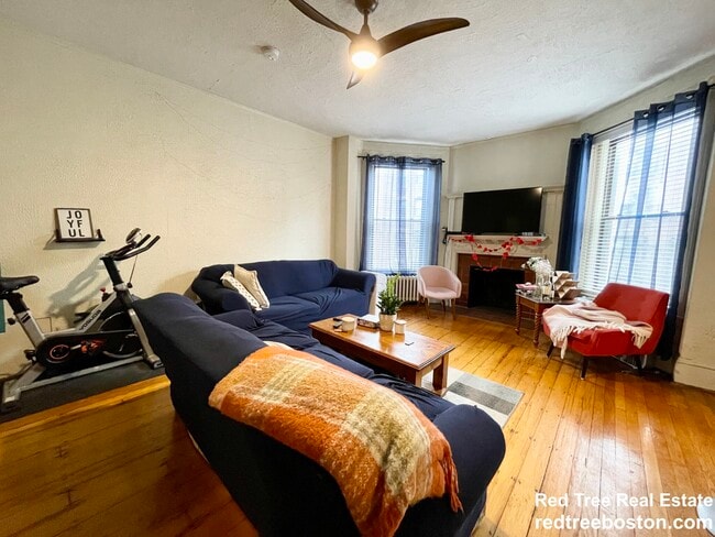 Photo - 916 Beacon St Unidad 2